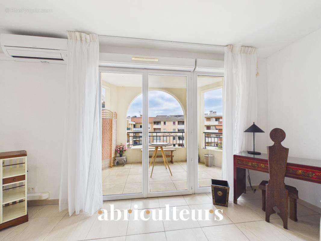 Appartement à CAGNES-SUR-MER