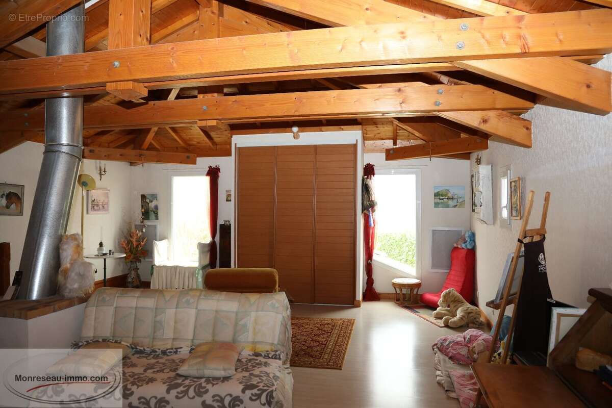 Maison à LA ROCHE-VINEUSE