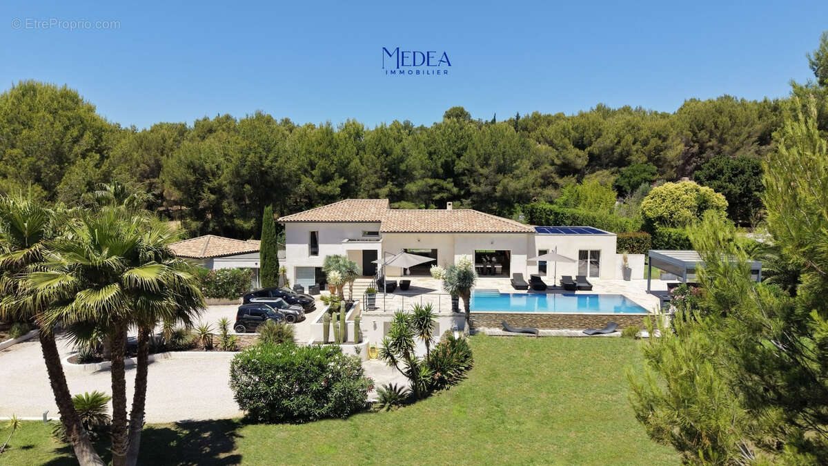 Maison 240 m² à La Ciotat  - photo 2