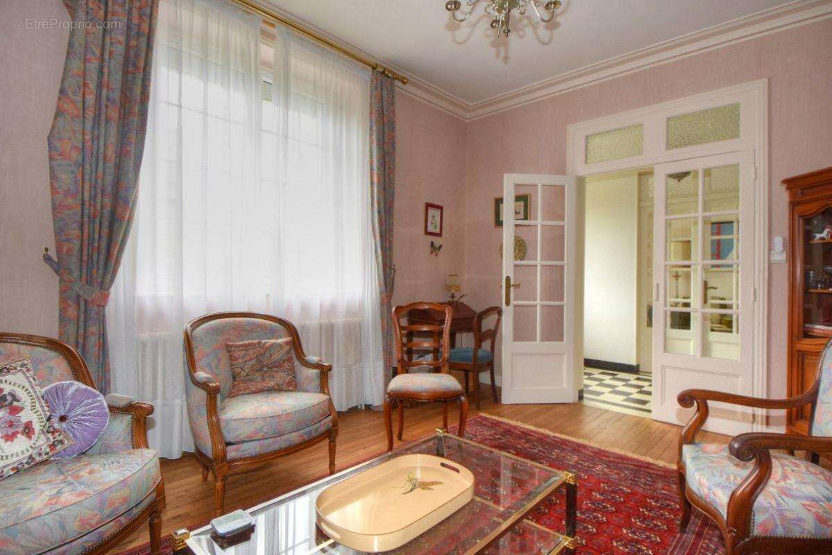 Maison avec partie indépendante à La Roche Jaudy  sur 2 000 m2 de terrain - photo 8