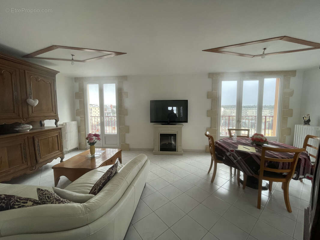Appartement à ALLONNES