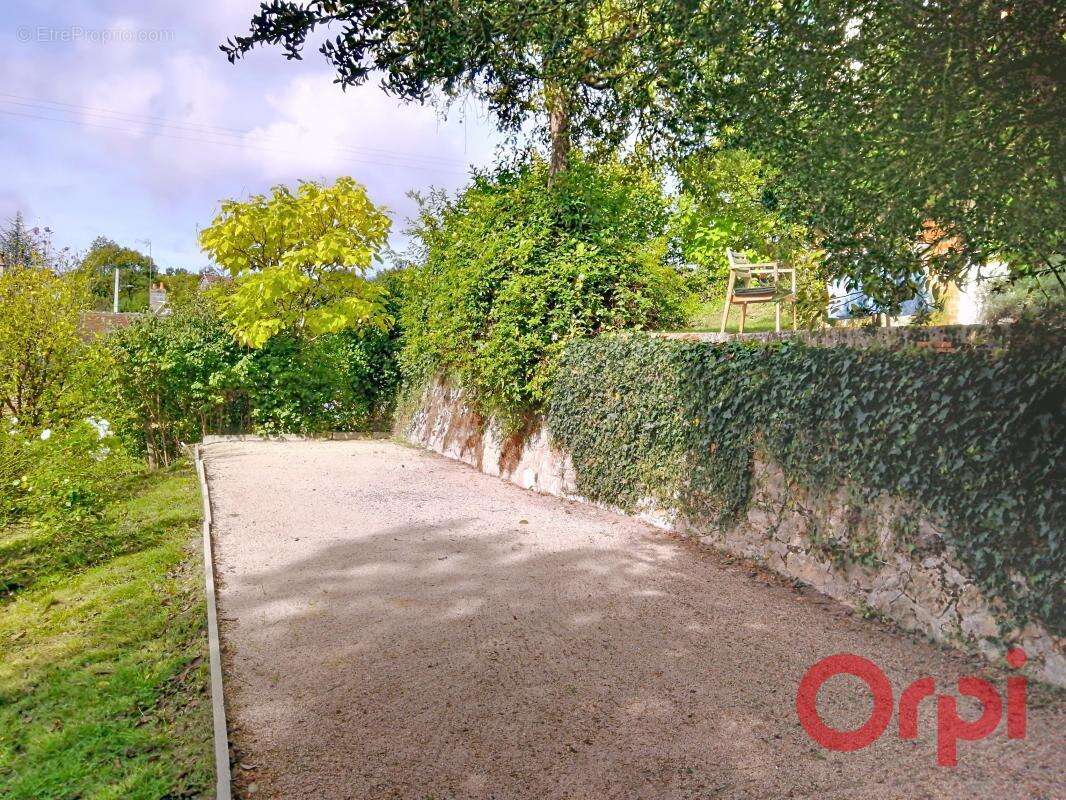 Maison à VILLECHAUVE