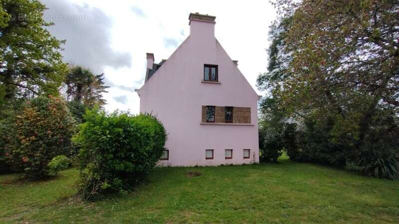 Maison à COMBRIT