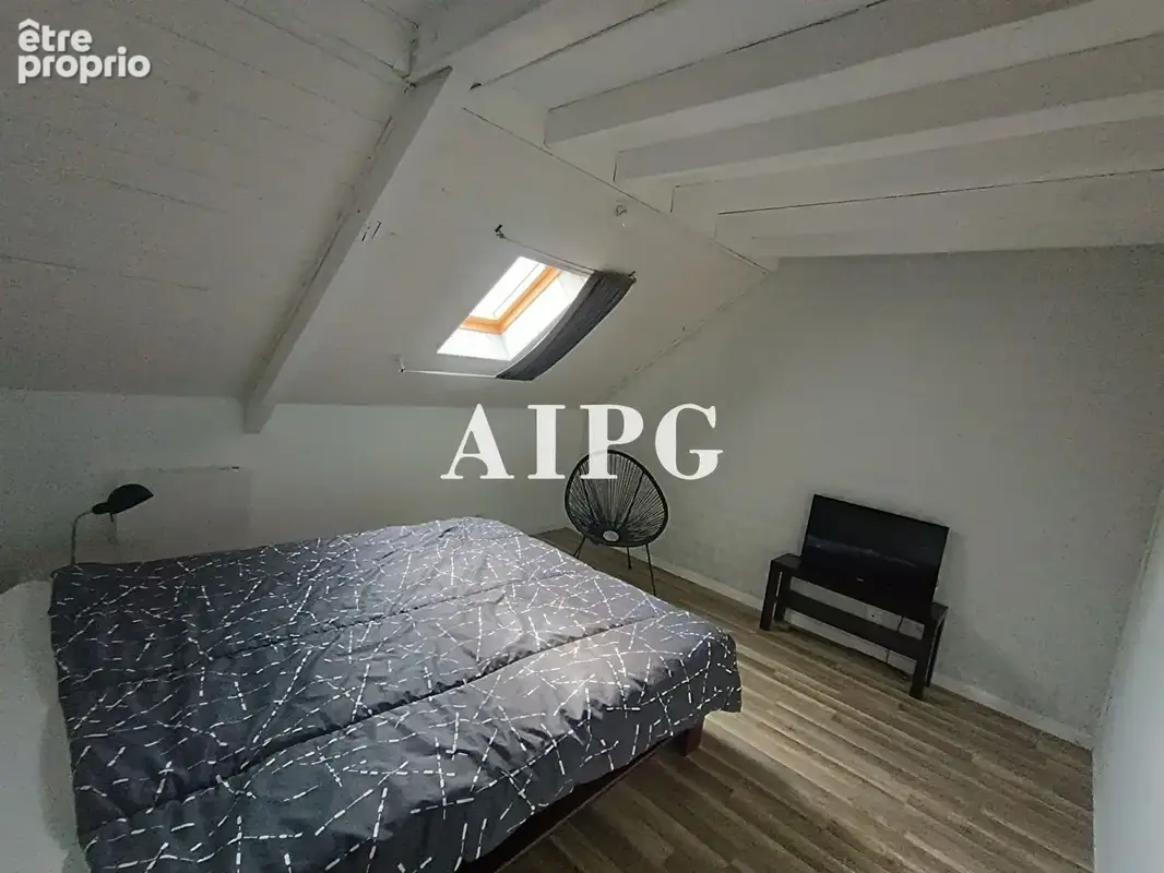 Bon repos sur Blavet, bâtisse de 6 logements et 1 commerce, à vendre - photo 10