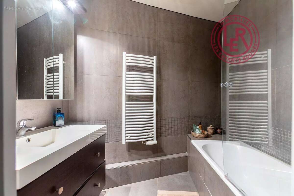 Appartement à PARIS-3E