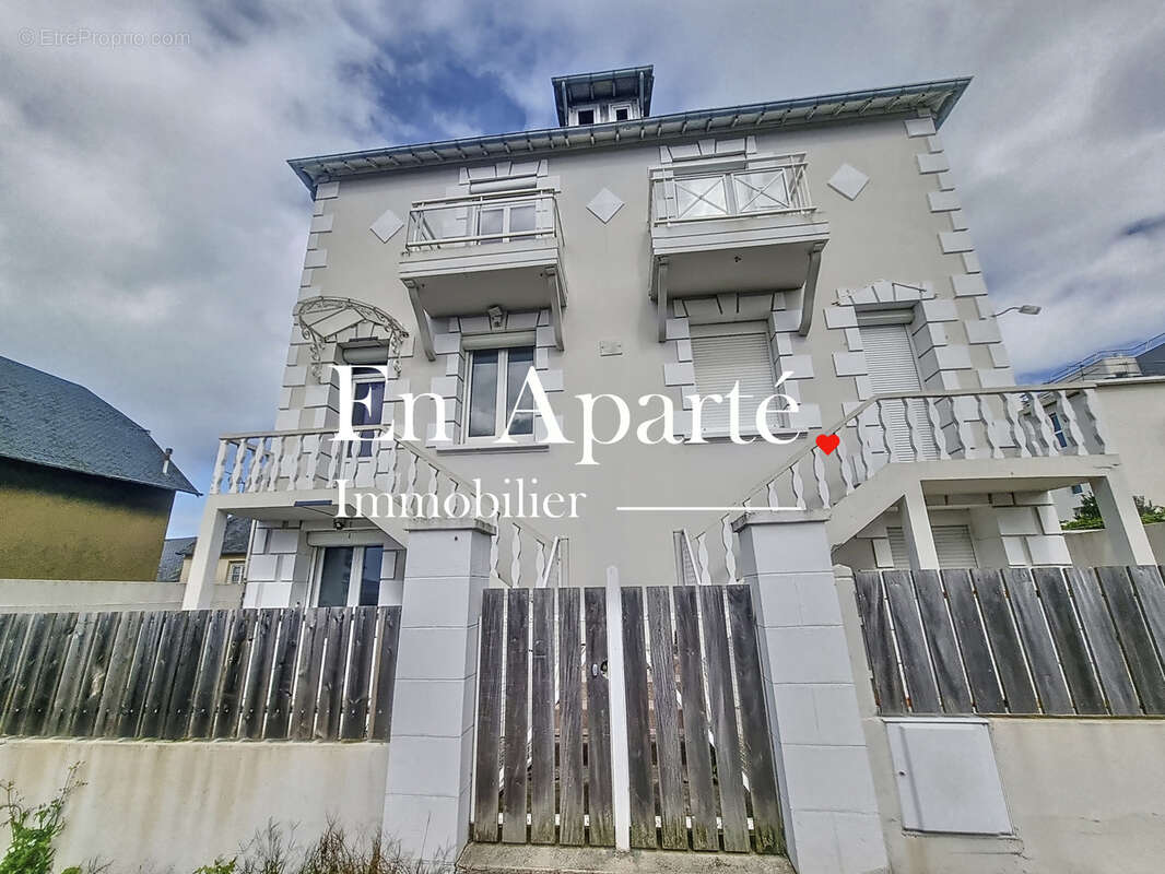 Appartement à DONVILLE-LES-BAINS
