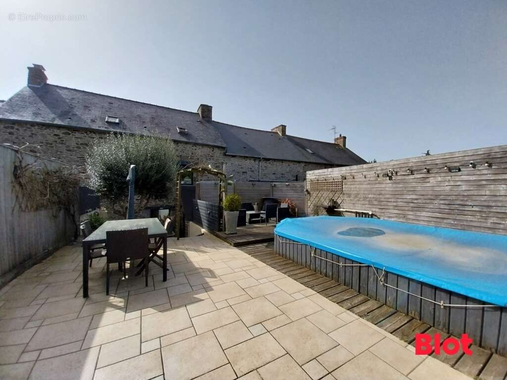 Maison à LA VILLE-ES-NONAIS