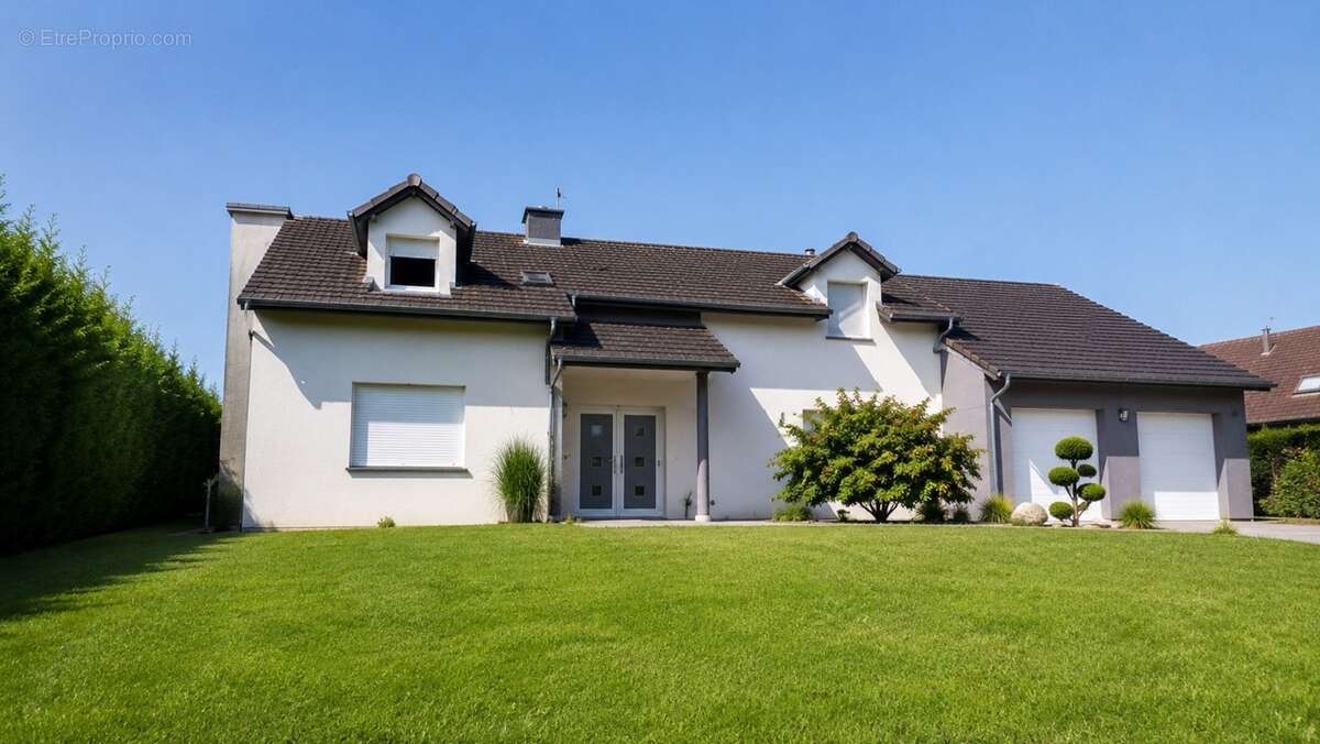 Dpt Moselle (57), à vendre proche de BITCHE maison P5 de 173,71 m² - Terrain de 1 700,00 m² - Plain pied - photo 2