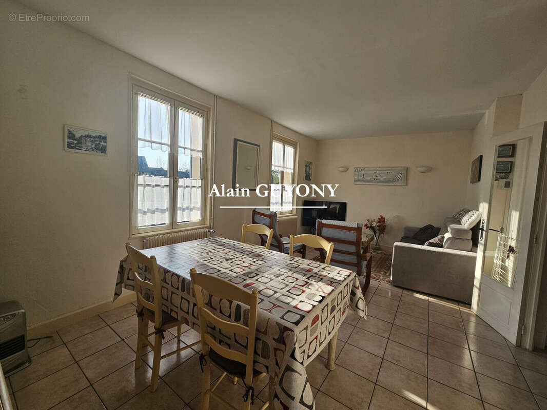 Maison à PONT-L'EVEQUE