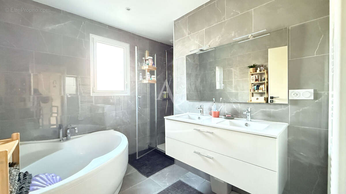 Maison à SAINT-FLORENT-DES-BOIS