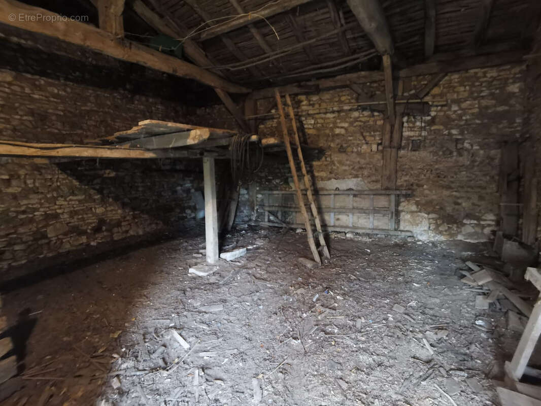 Maison à CELLEFROUIN