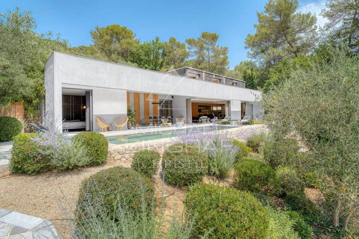 Maison à VALBONNE