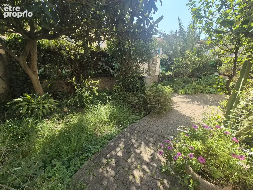 Maison familiale Type 5 - environ 107m2 - 4 chambres, 2 sde/sdb + véranda et jardin + garage - photo 11