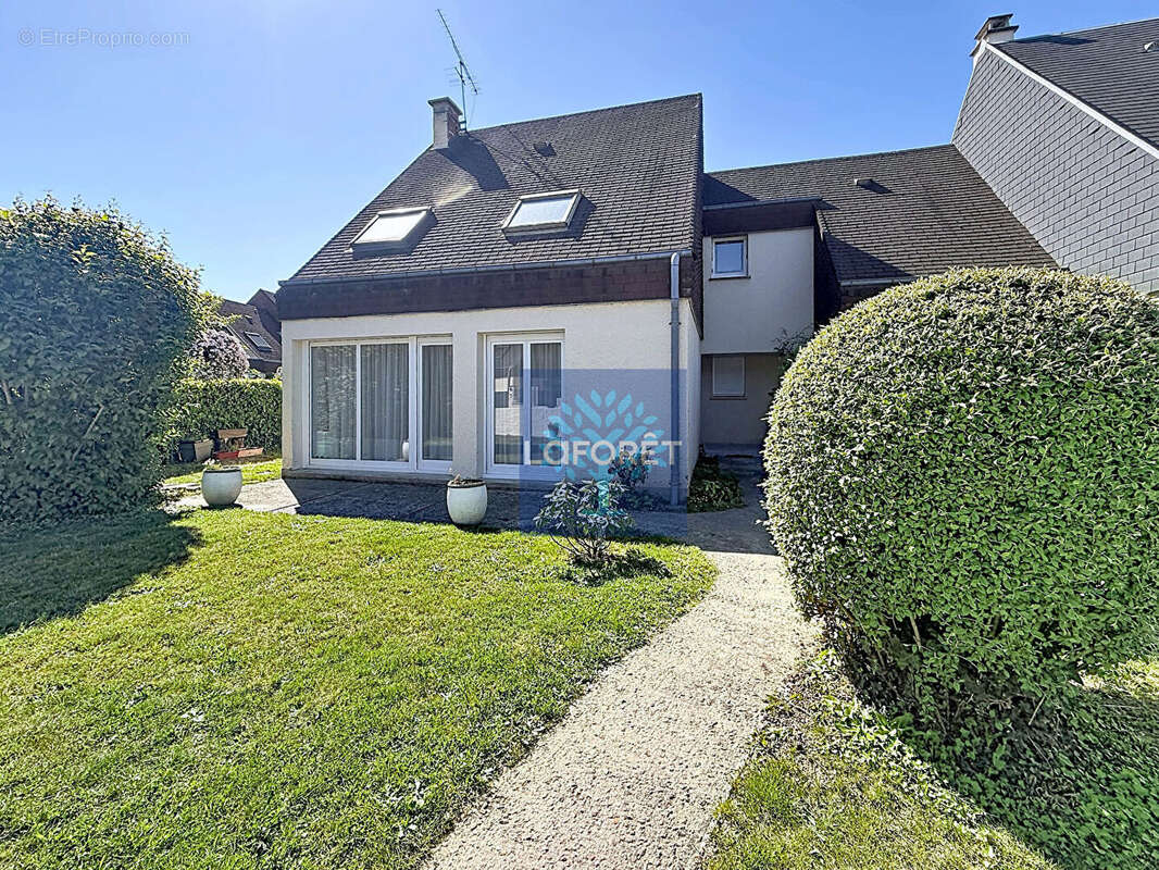 Maison à MAROLLES-EN-HUREPOIX