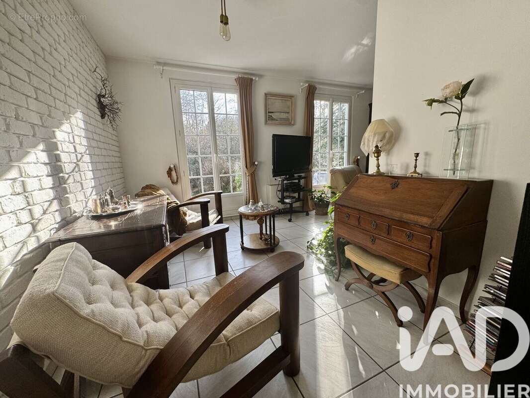 Photo 2 - Maison à FARGUES-SAINT-HILAIRE