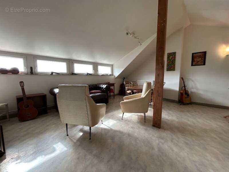 Maison à REMEREVILLE