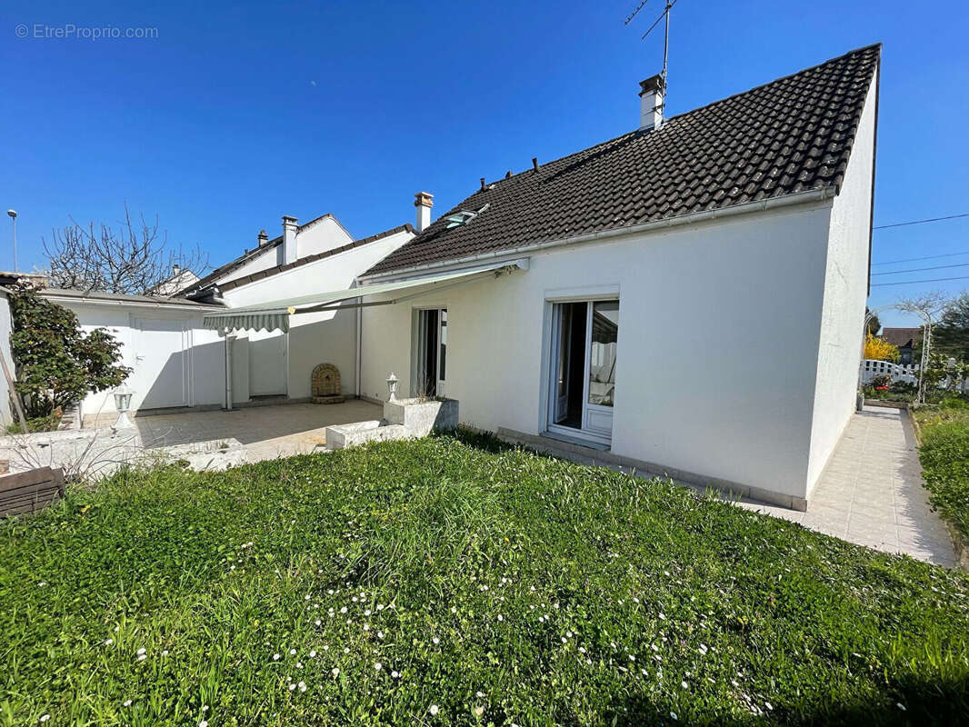 Maison à LES MUREAUX