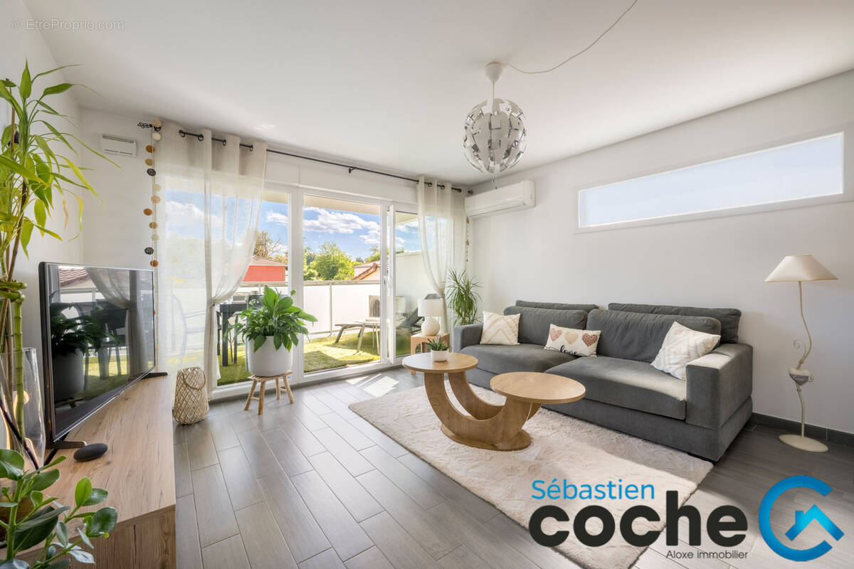 Appartement à SAINT-LAURENT-DE-MURE
