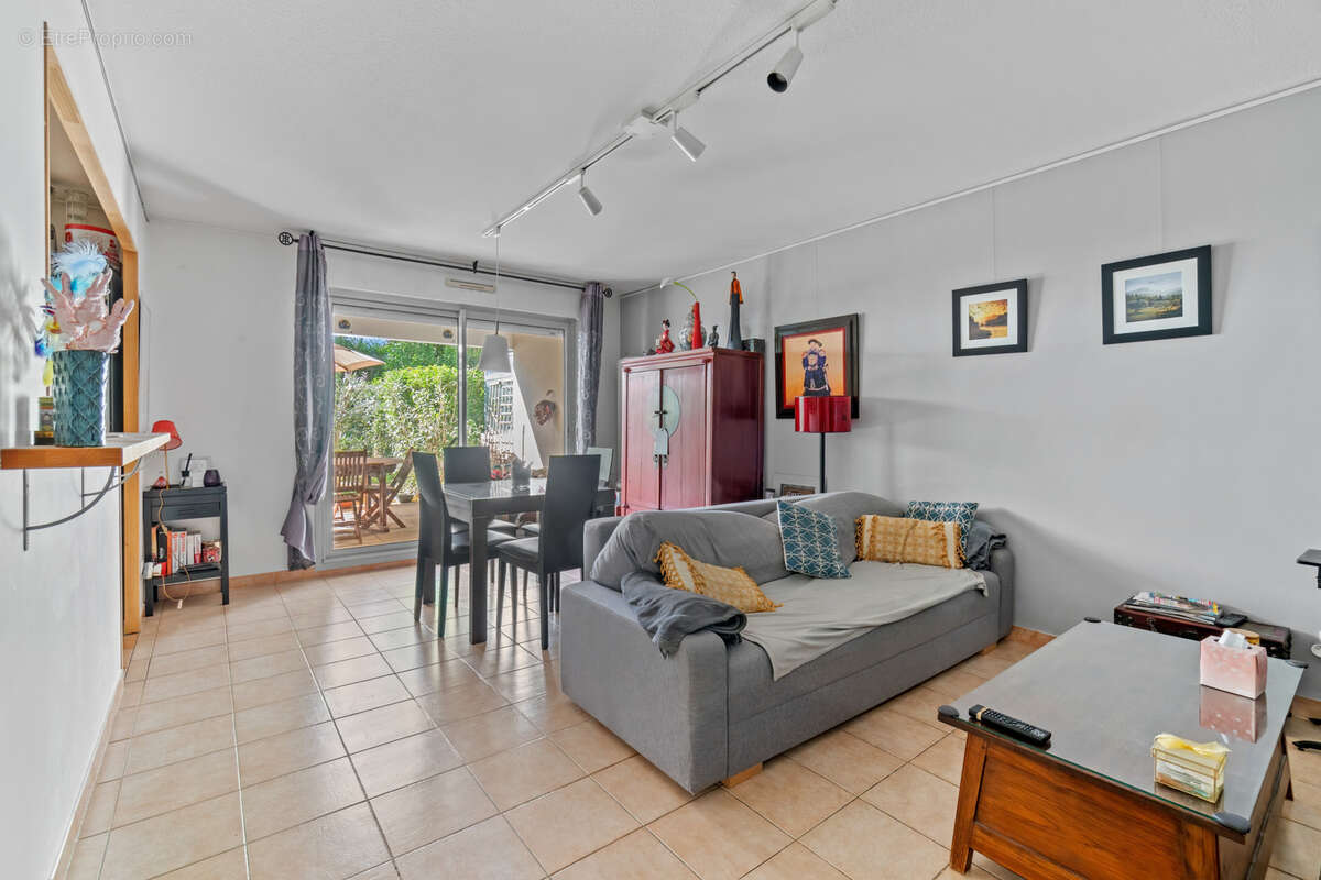 Appartement   67 m2 13012  avec jardin et  garage - photo 4