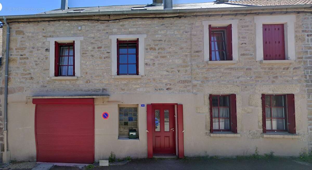 Maison à ROYERE-DE-VASSIVIERE