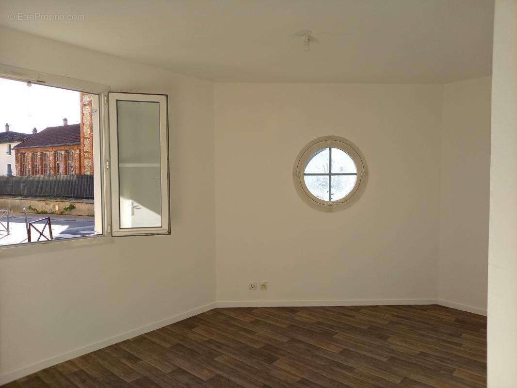 Appartement à BRIE-COMTE-ROBERT