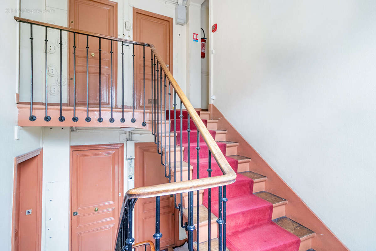 Appartement à PARIS-18E