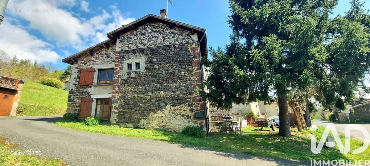Maison 60 m² à Mazerat-Aurouze  - photo 4