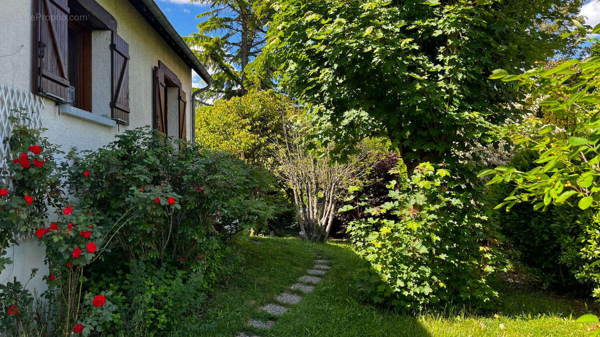 Maison à JUSSY