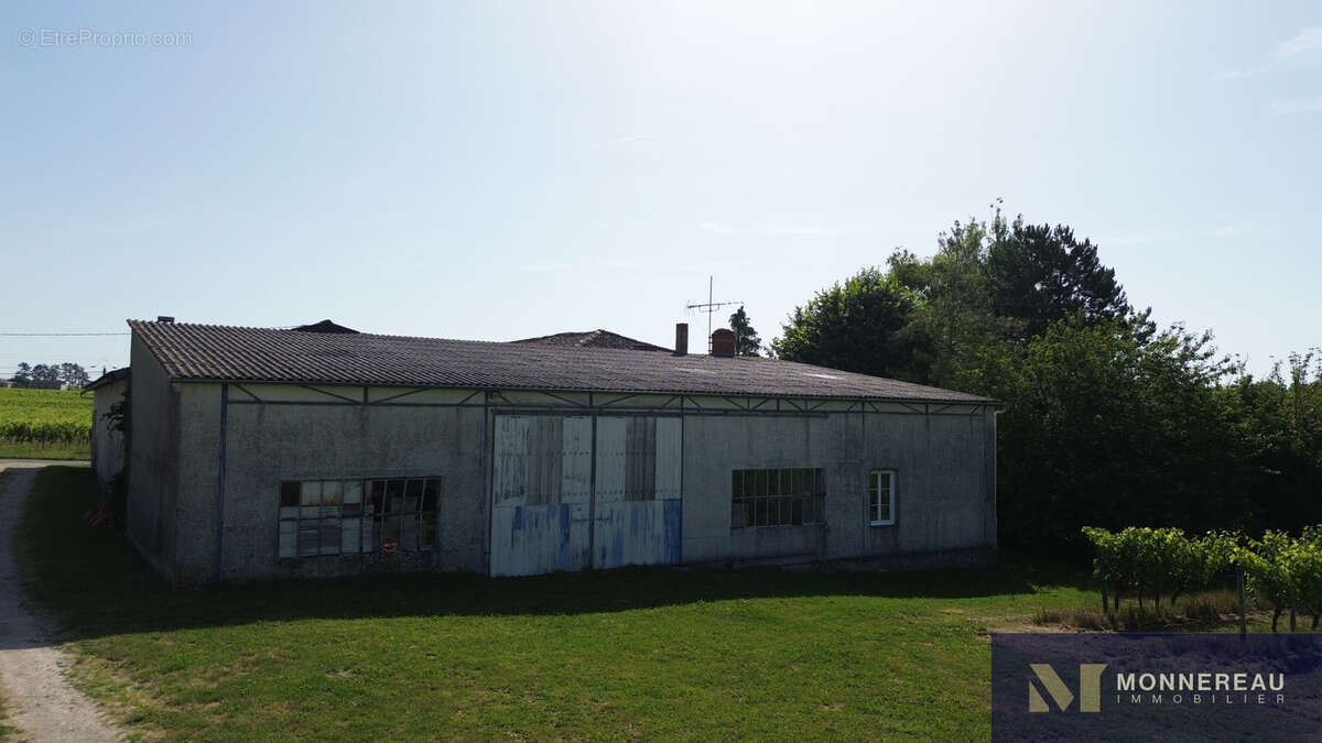 Maison de caractere avec vaste dependances - photo 28