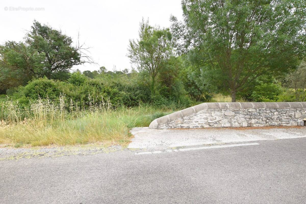 LA LAUSE  - Terrain à VIC-LE-FESQ