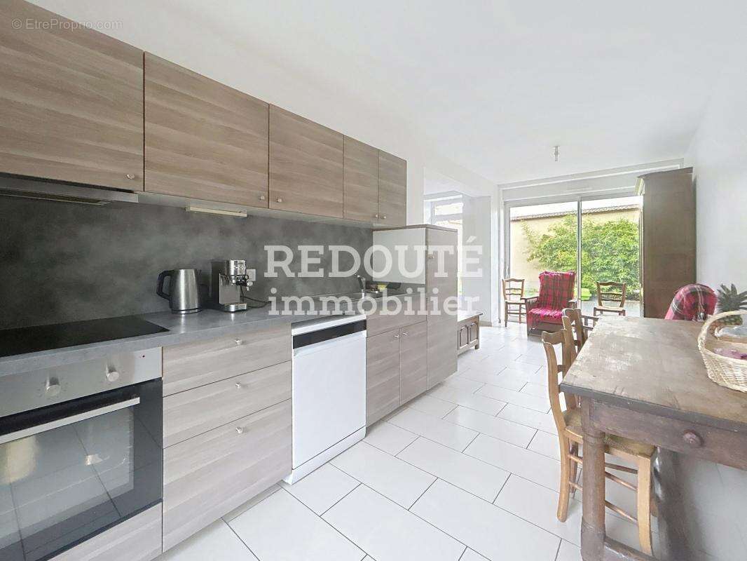 Maison 6 pièces familiale avec cour et jardin - Reims Rosnay - photo 4