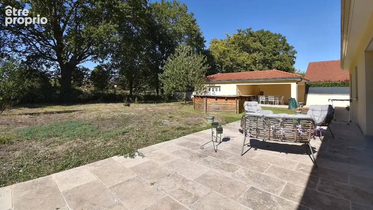 Pavillon plain-pied à vendre à Bellerive-Sur-Allier, secteur Vichy, 4 chambres et bureau. - photo 3