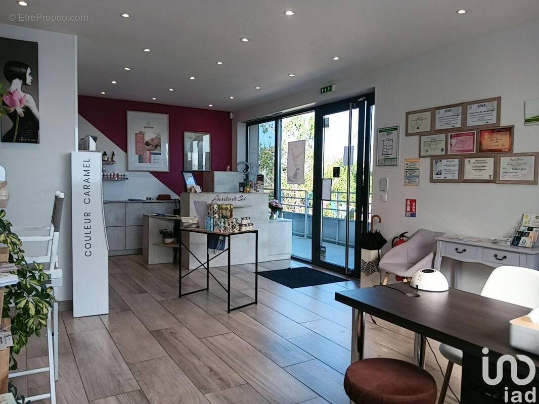 Photo 1 - Commerce à DIEMOZ