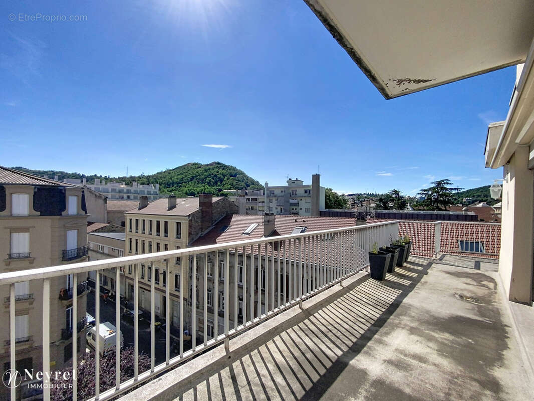 Centre ville, grd t2 avec terrasse et garage - photo 1