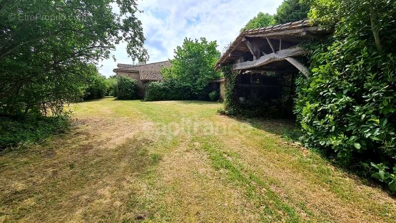 À vendre : Propriété à restaurer, à 10 mn d'Auvillar, d'environ 240 m2 habitables, sur terrain de 7400 m2  (82) - photo 17