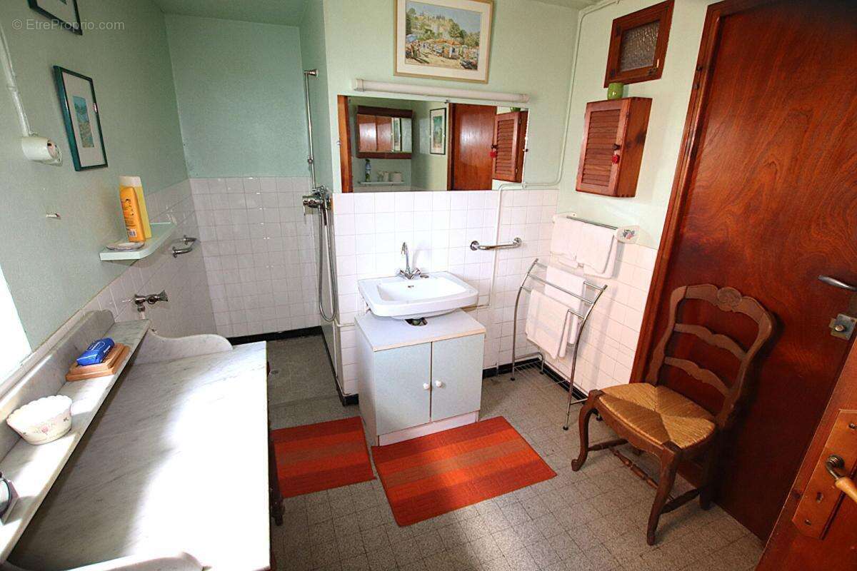 Ensemble immobilier de 193m2 + garage 100m2 - 5 logements - photo 9
