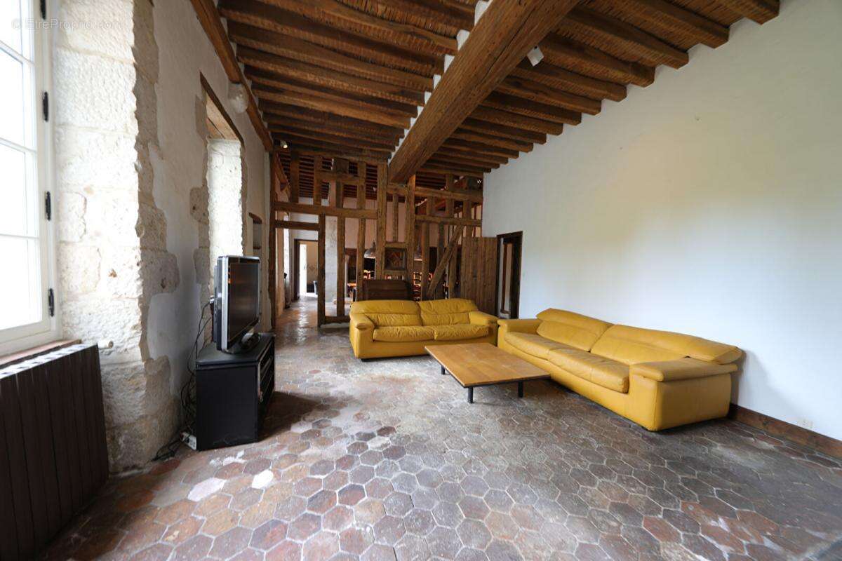 Maison à SAINT-MAURICE-SUR-AVEYRON