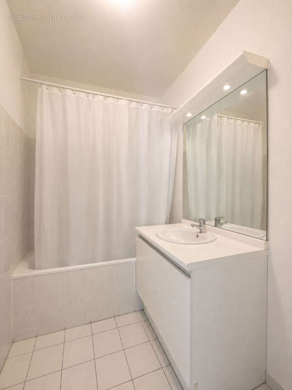 Appartement Istres 2 pièces 38 m2 avec garage - photo 4