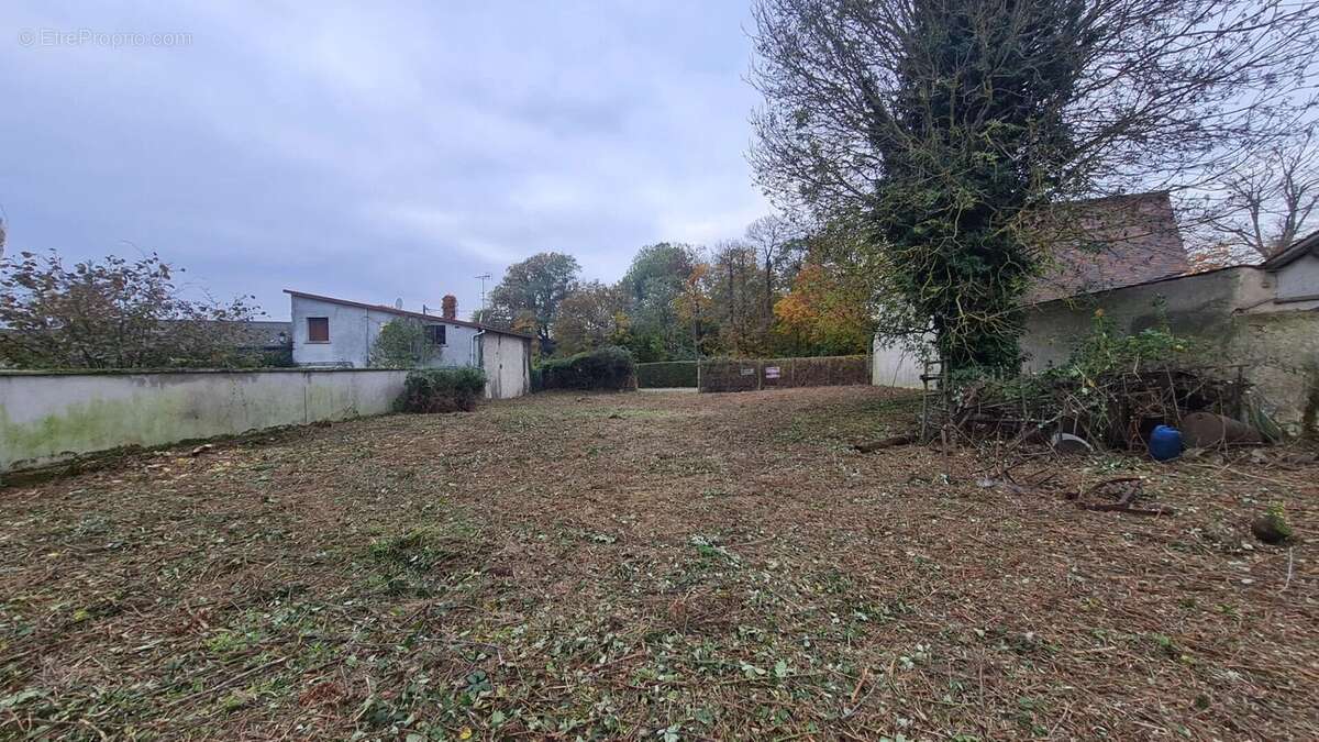 Terrain à MAINTENON