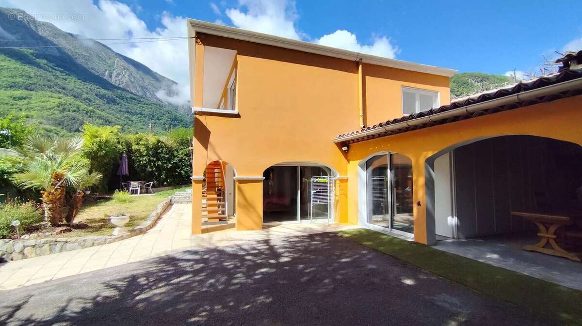 Maison à VILLARS-SUR-VAR