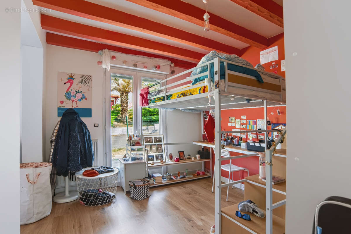 Ascain, maison de type 5 de 170 m2 sur parcelle 734 m2 - photo 7