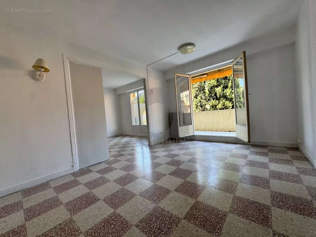 Appartement à ROQUEBRUNE-CAP-MARTIN