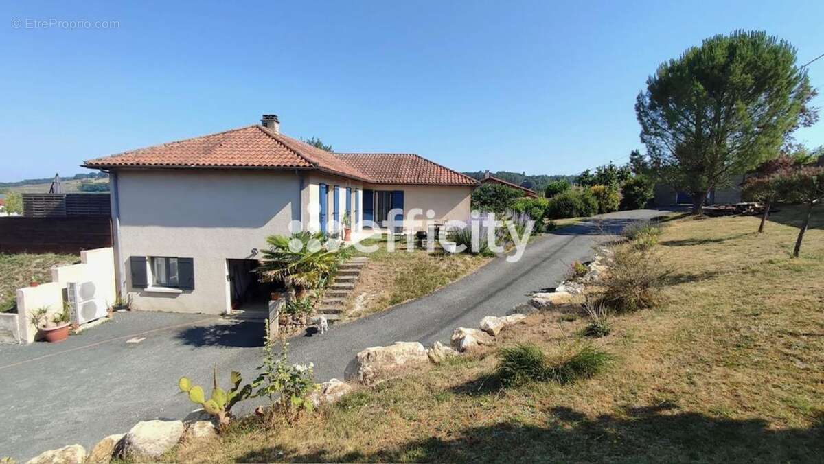 Maison à COURSAC