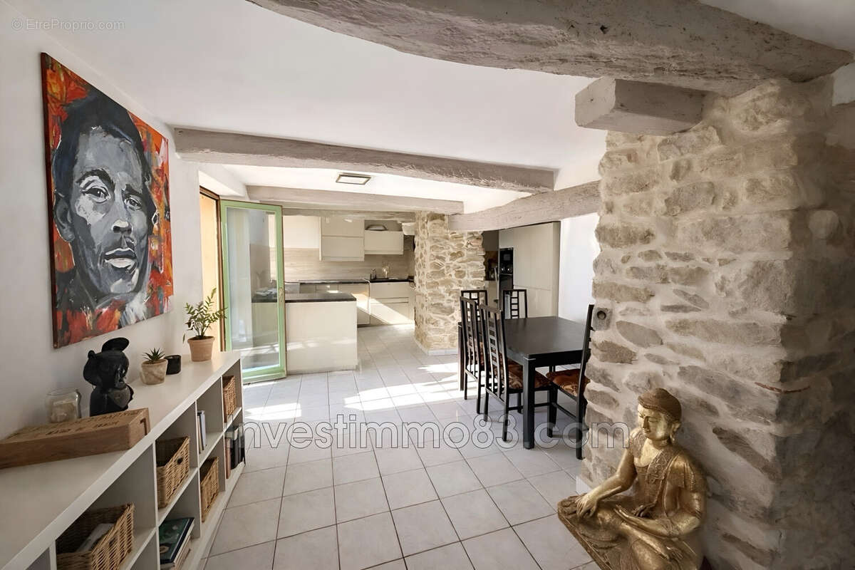 Maison à POURRIERES