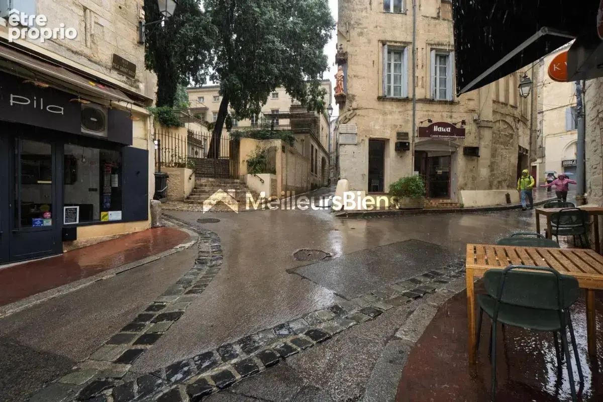 Local commercial de 68,74m² à rénover dans l'Écusson à Montpellier ! (34000) - photo 2