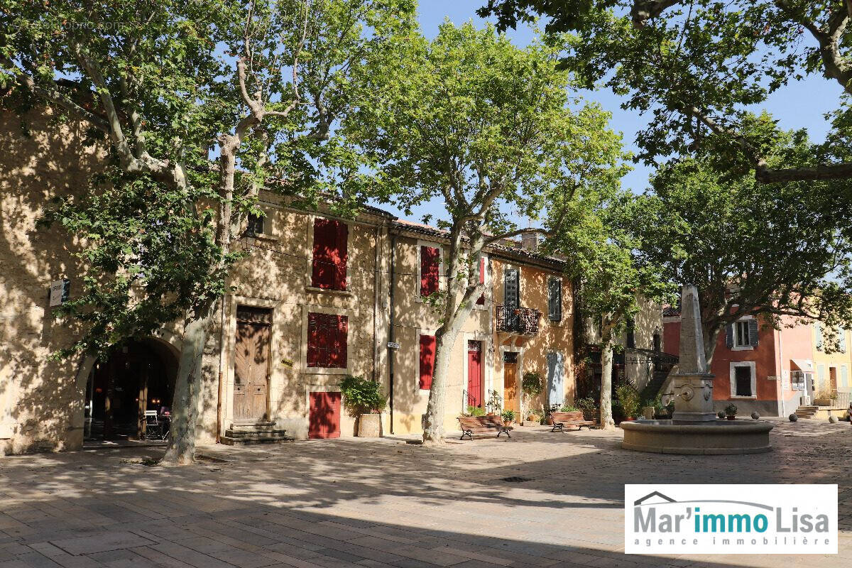 Appartement à LA ROQUE-D&#039;ANTHERON