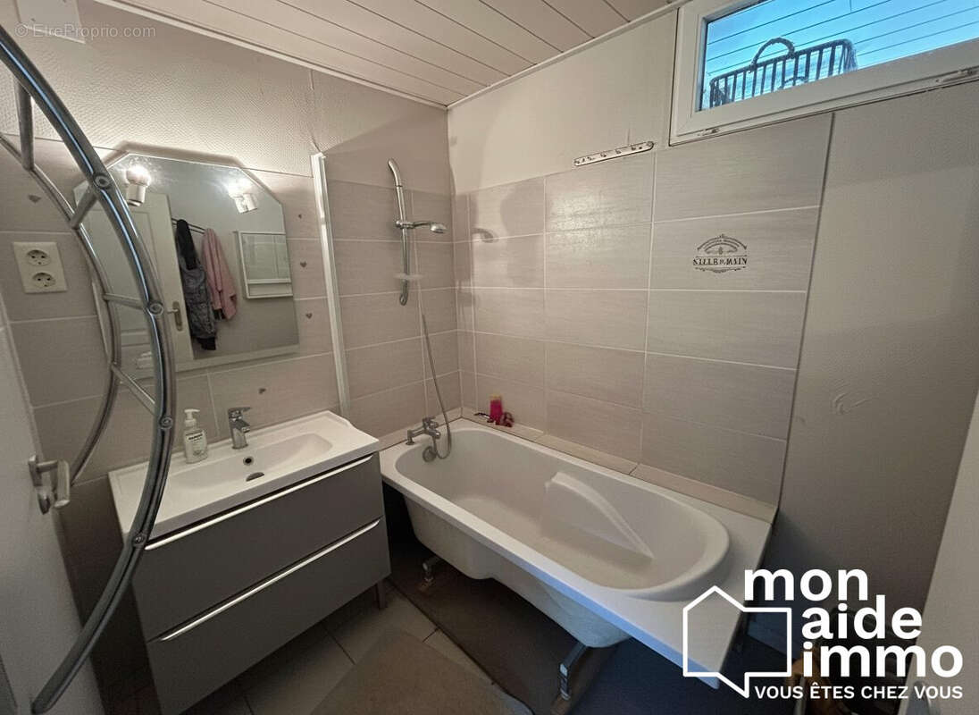 Maison 147 m² à Coutras  - photo 9