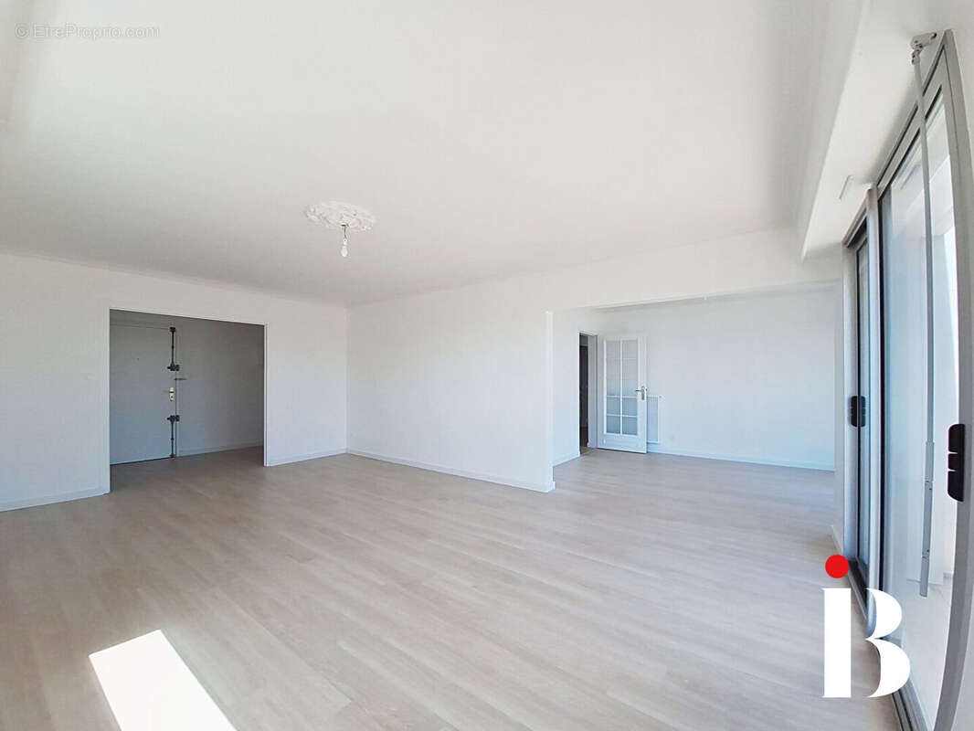 À vendre - Superbe T4 rénové à neuf à Saint-Herblain - Secteur Route de Vannes - photo 2