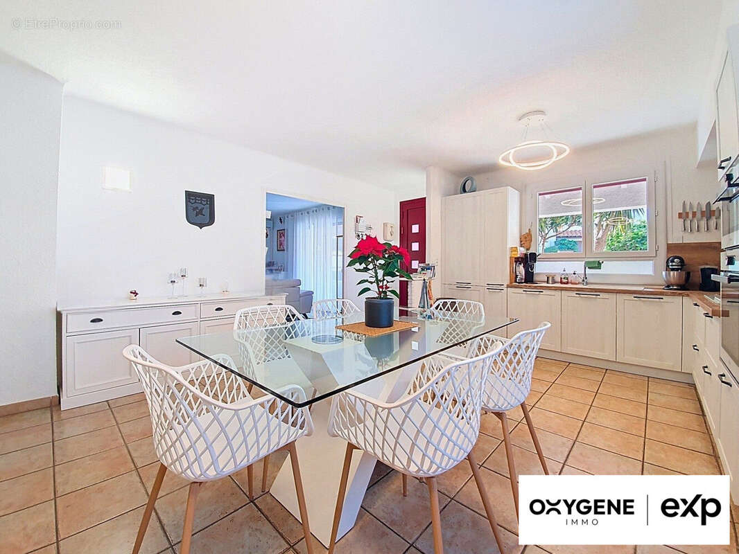 Maison à VILLENEUVE-DE-LA-RAHO