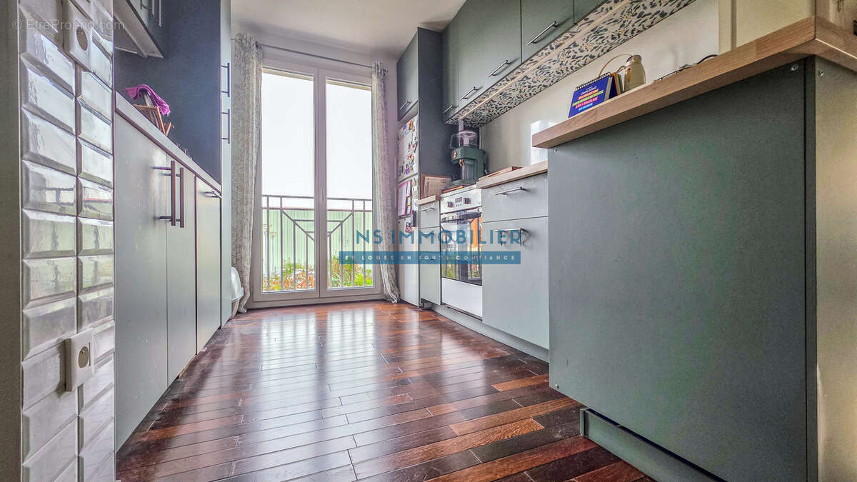 Appartement à SARTROUVILLE